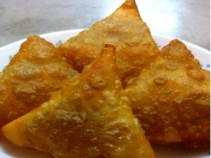 Vegetarian Samosa (Deep Fried)